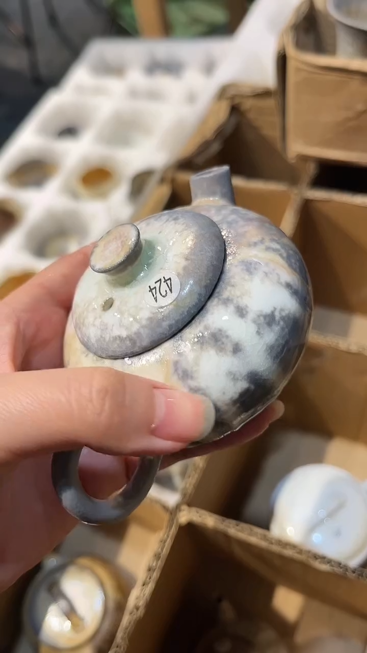 【闪购商品】壶424号容量110-120ML有取钉痕迹