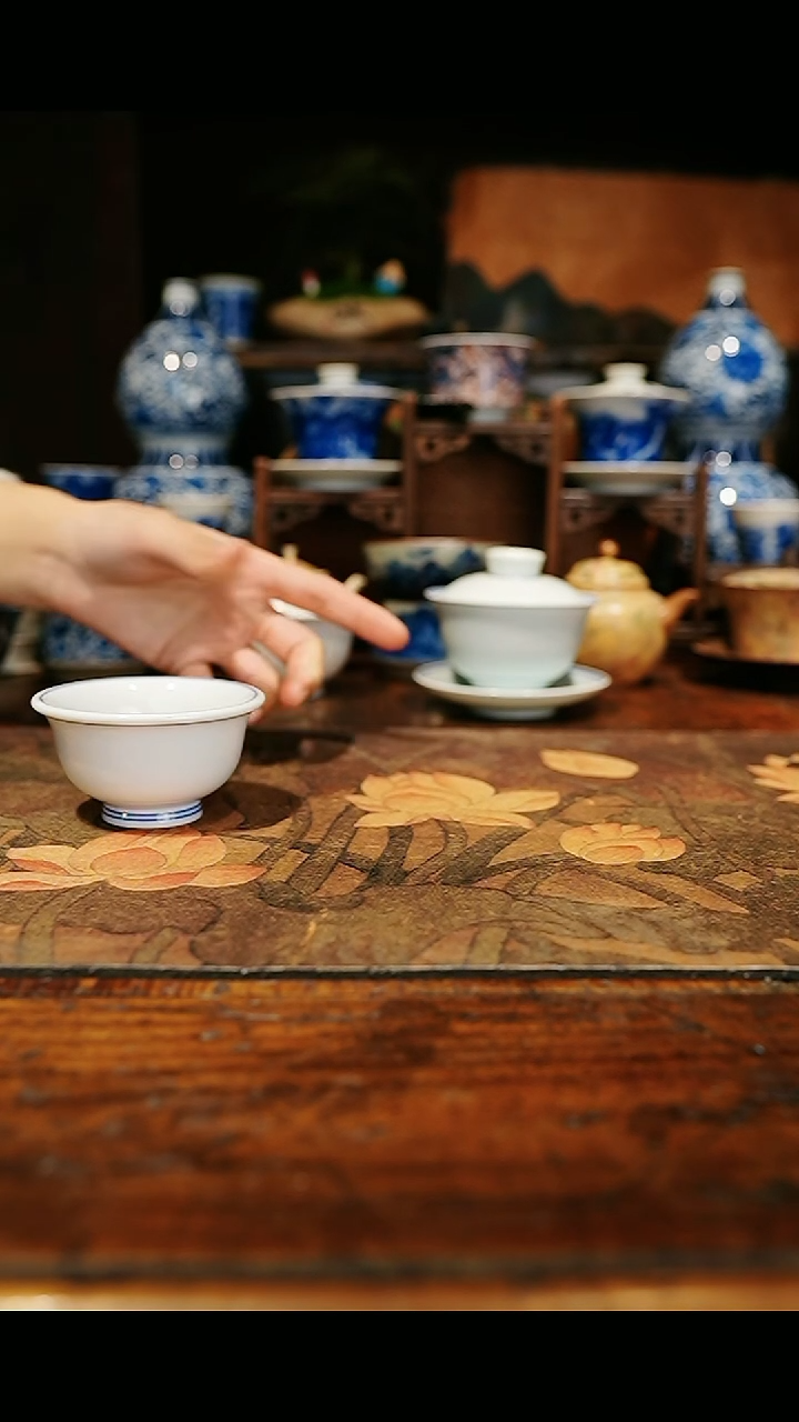 【闪购商品】瓷小压手杯