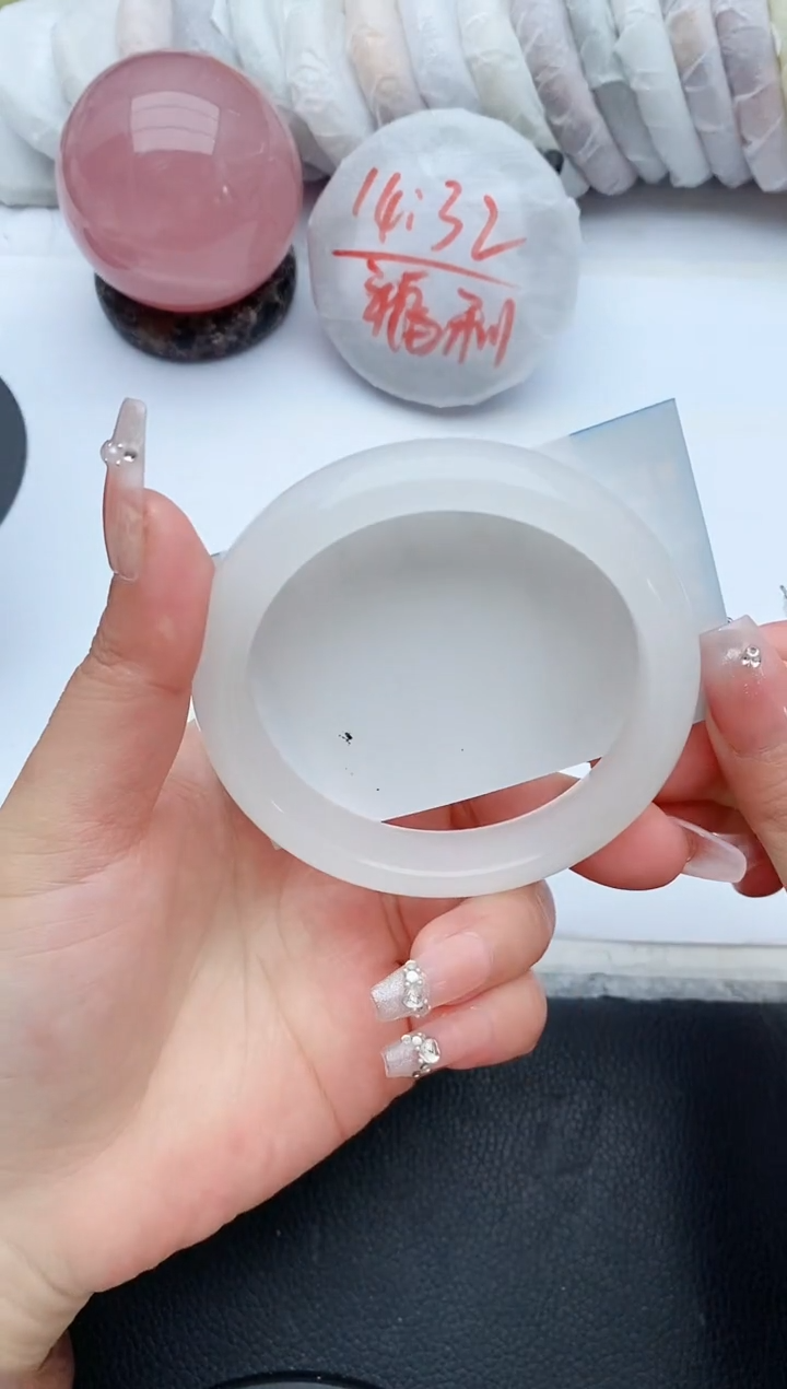 【闪购商品】石英质玉手镯未镶嵌G260+60/61