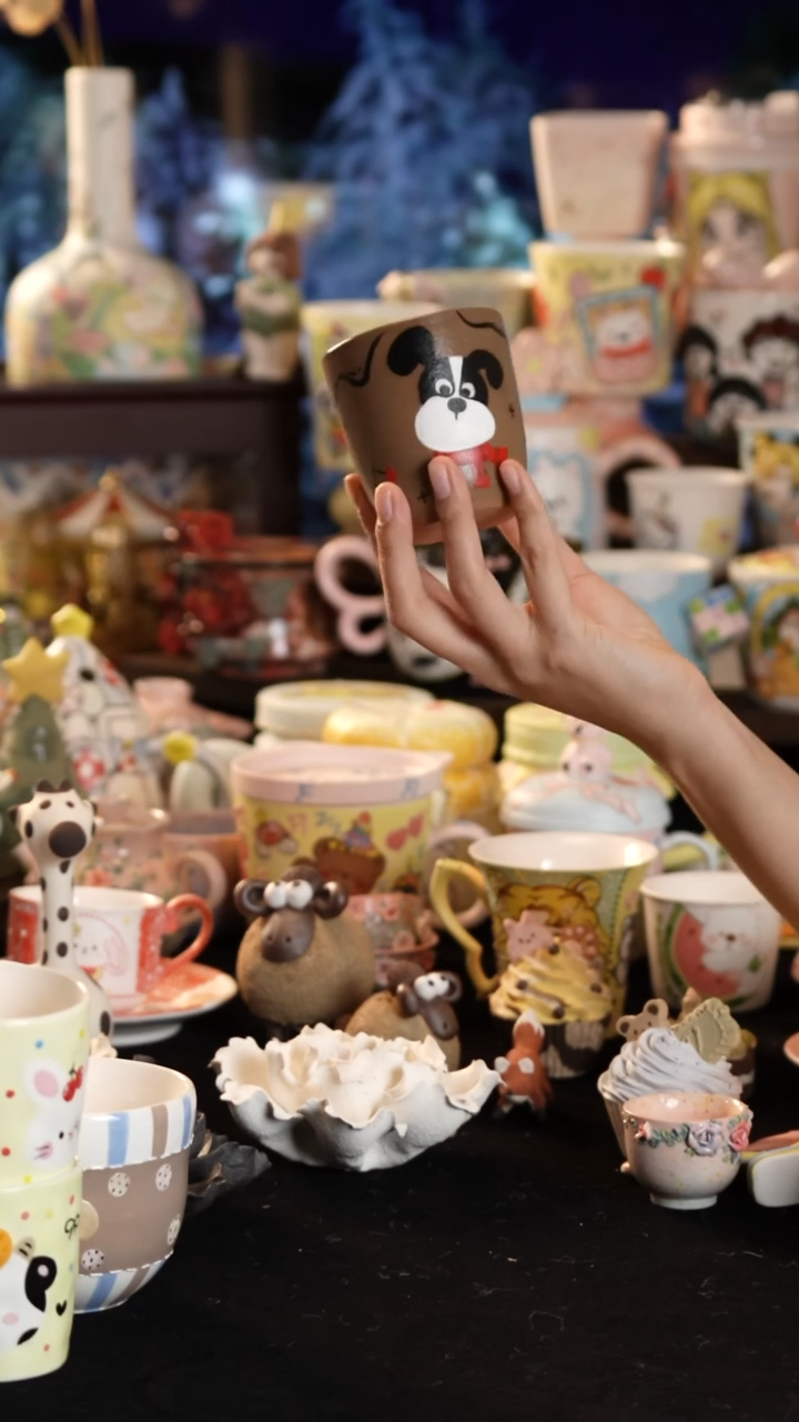 摆件陶景德镇釉下彩手绘设计师款陶瓷