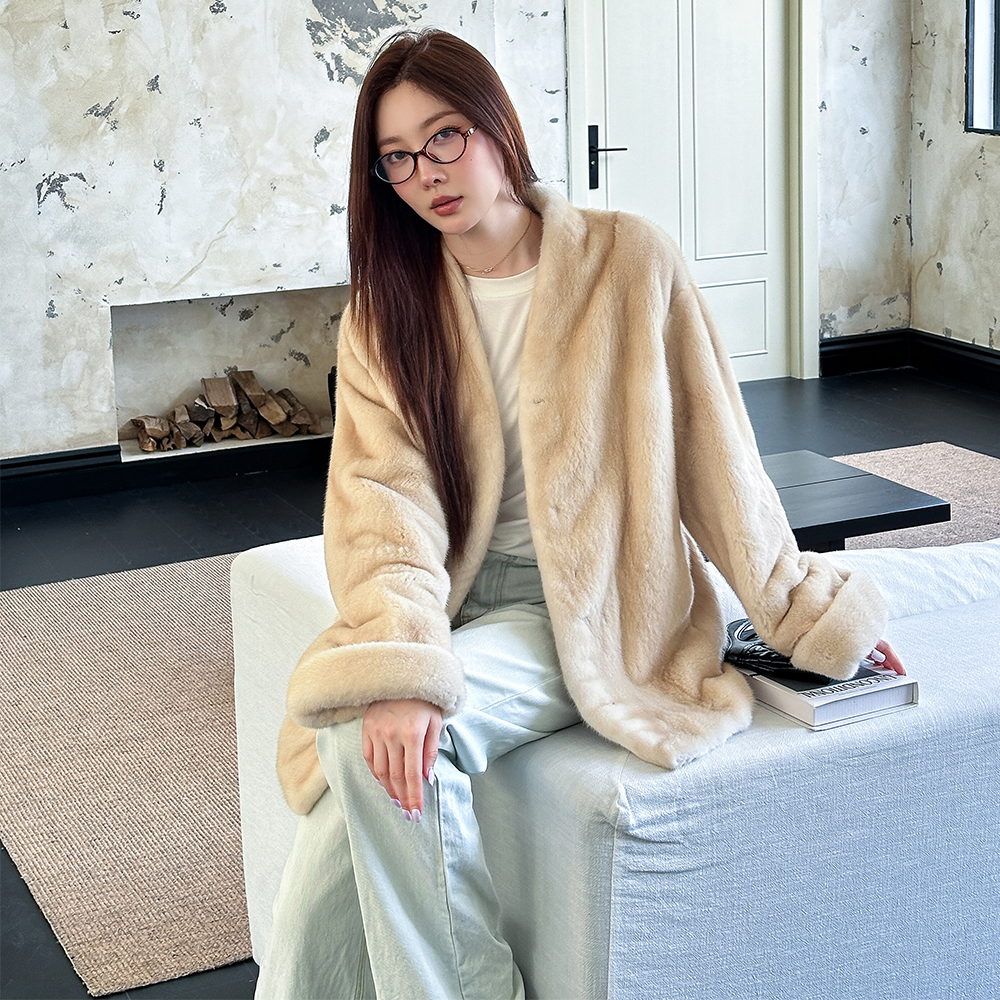 2025冬新款进口短二挽袖貂皮大衣女整貂水貂皮外套