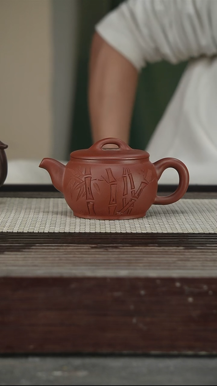 茶壶紫砂冯圆秀，带证200CC66号