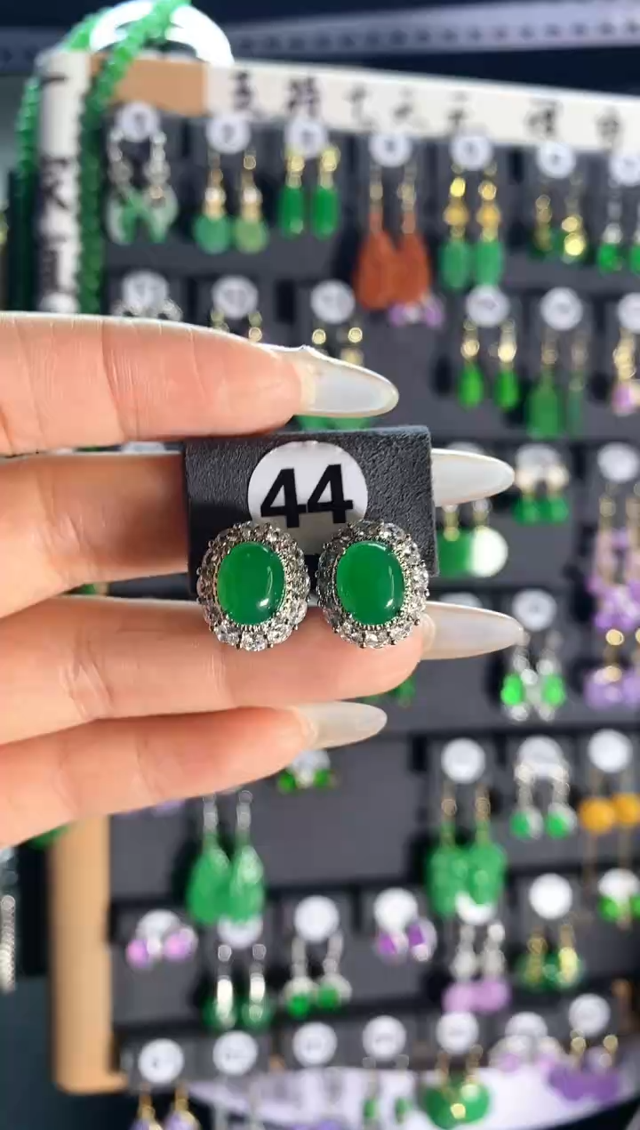 【闪购商品】翡翠颈饰银S925镶嵌44...