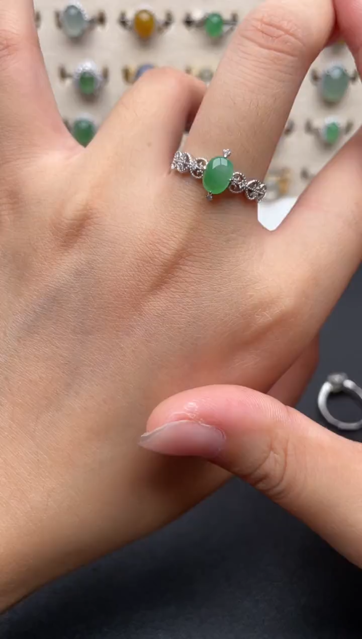 银S925镶嵌戒指翡翠一物一证一礼盒