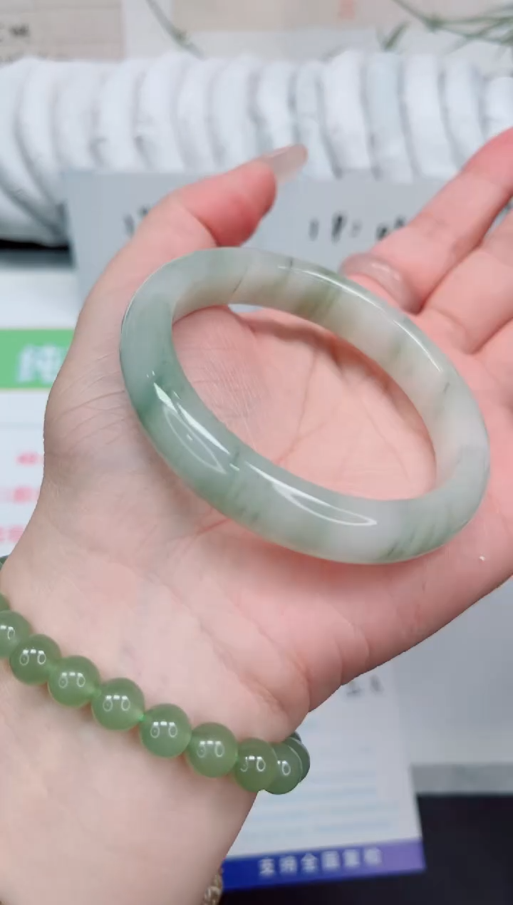 【闪购商品】石英质玉手镯未镶嵌18-55.8