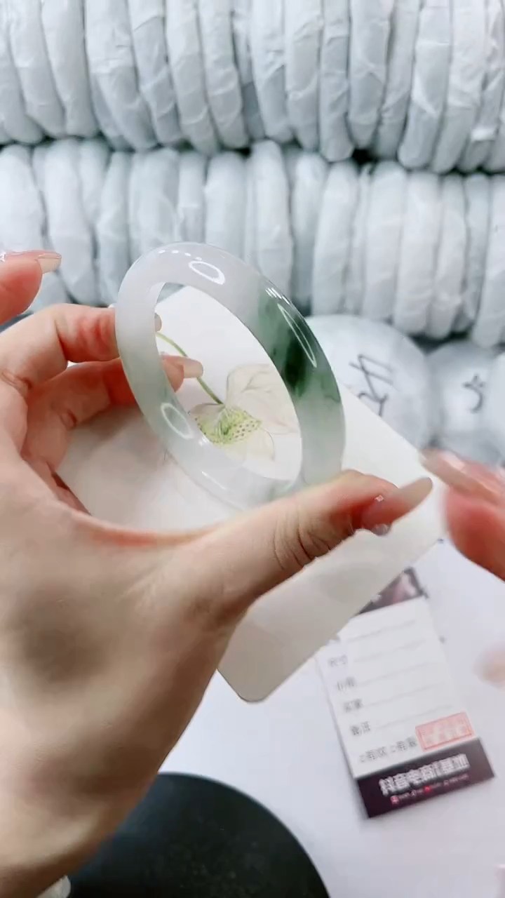 【闪购商品】石英质玉手镯未镶嵌0582052806-多样性发货