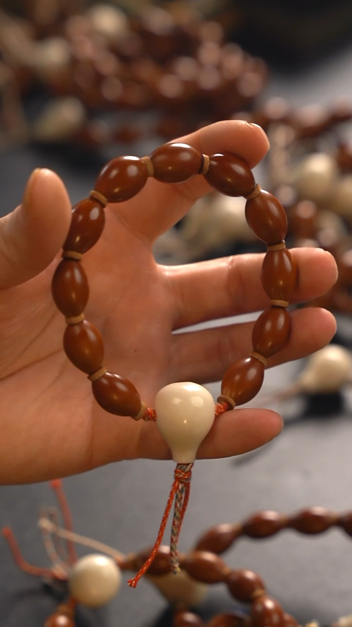 手串/手链橄榄核手串/手链橄榄核1.2鸡血红魔丸