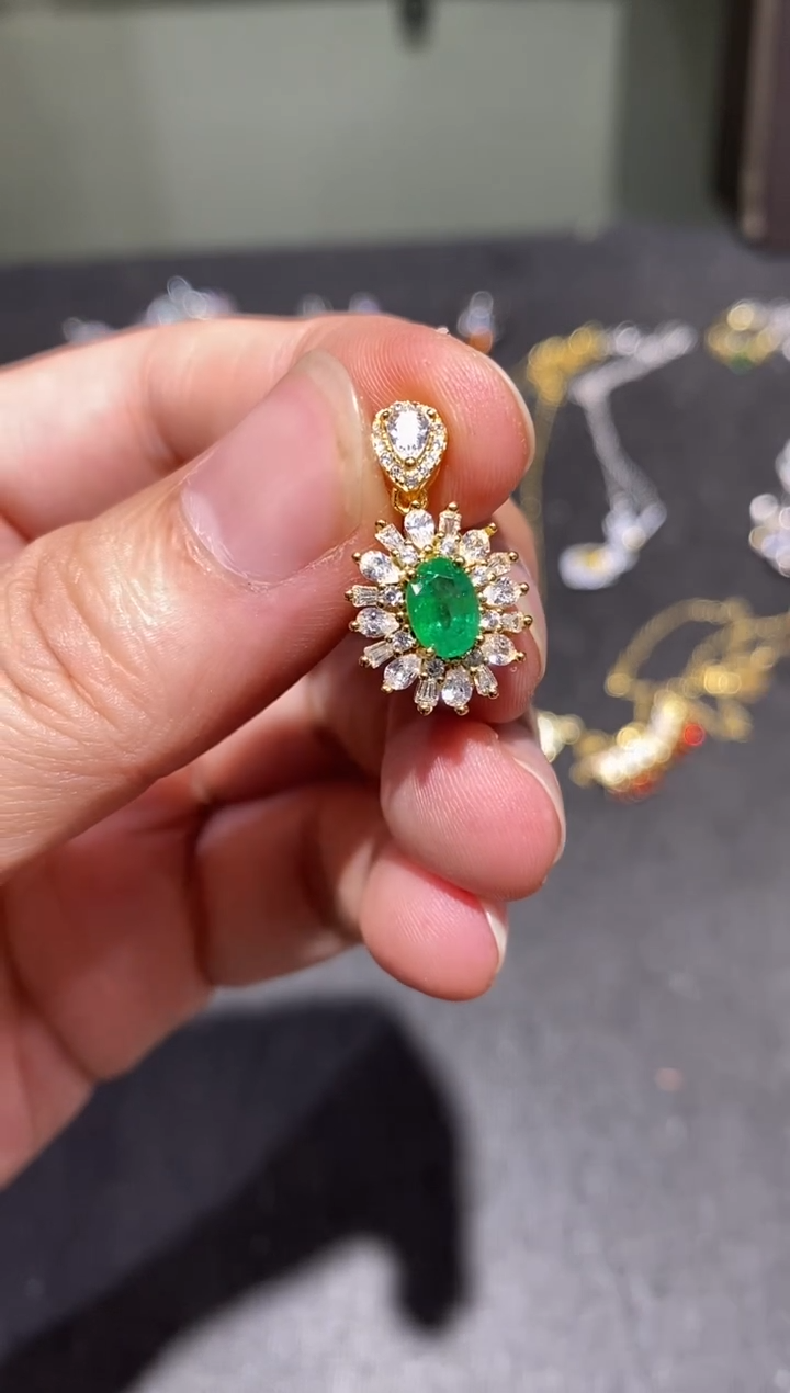 颈饰银S925镶嵌祖母绿吊坠