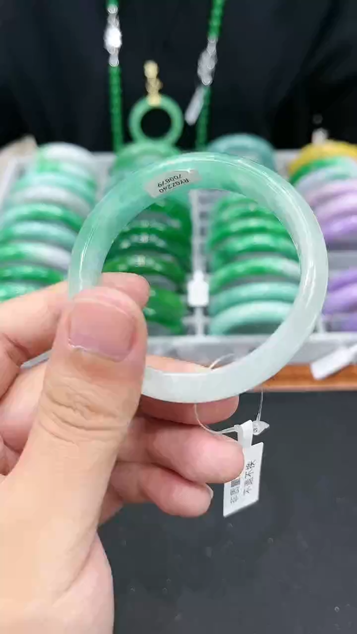 【闪购商品】砖雕s141 阳春白雪手镯 圈口55.3