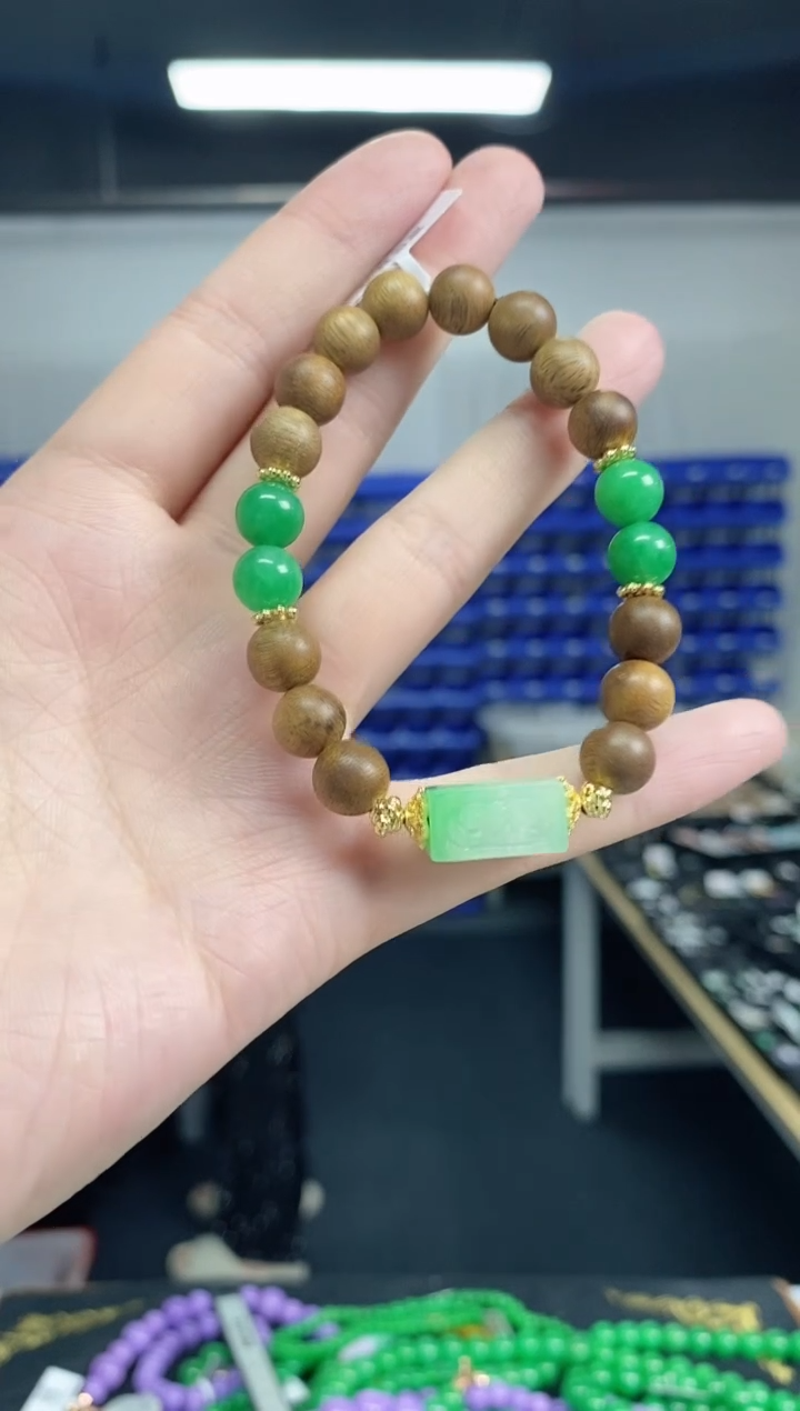 未镶嵌手链翡翠闪购链接多样性发其一，颜色微差