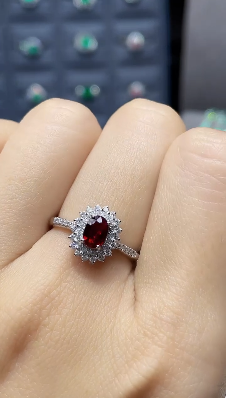 【闪购商品】红宝石戒指18K金镶嵌0.75克拉 无烧