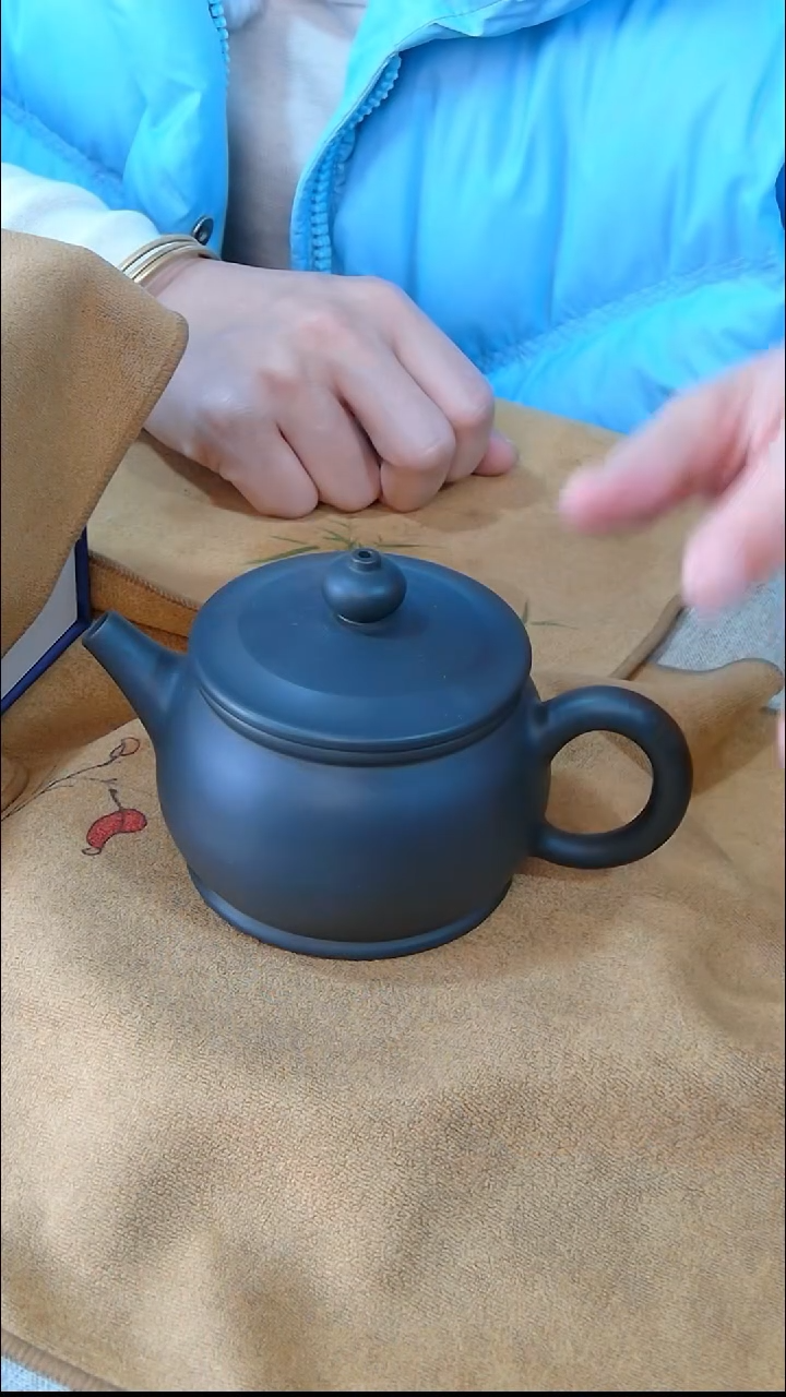 【闪购商品】壶15黑素面球孔小鼓壶170cc