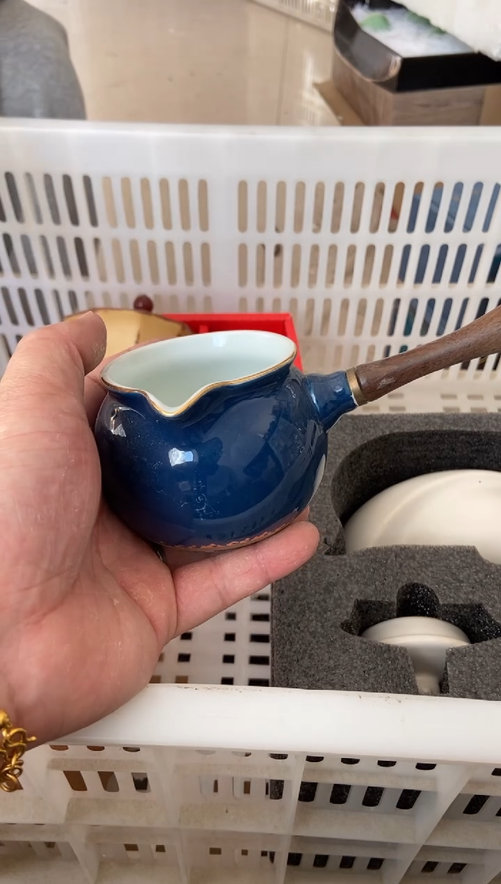 杯无运费险有瑕疵的摄影的产品有使用过的痕迹有点脏介意勿拍