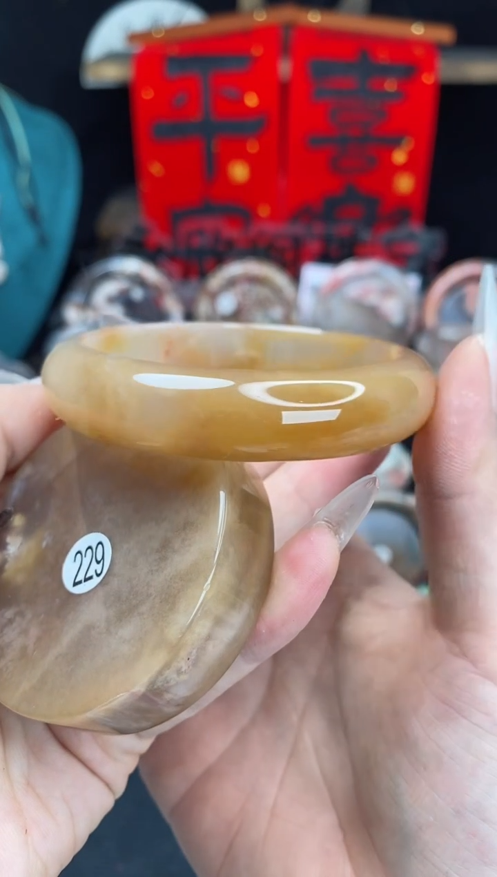 【闪购商品】石英质玉手镯（圆镯）未镶嵌59