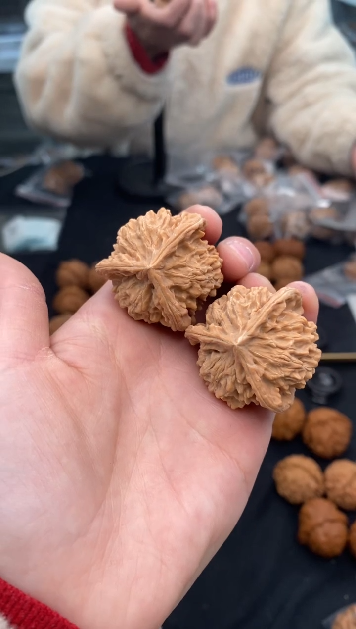 【闪购商品】文玩核桃把件盘山奔37-t803