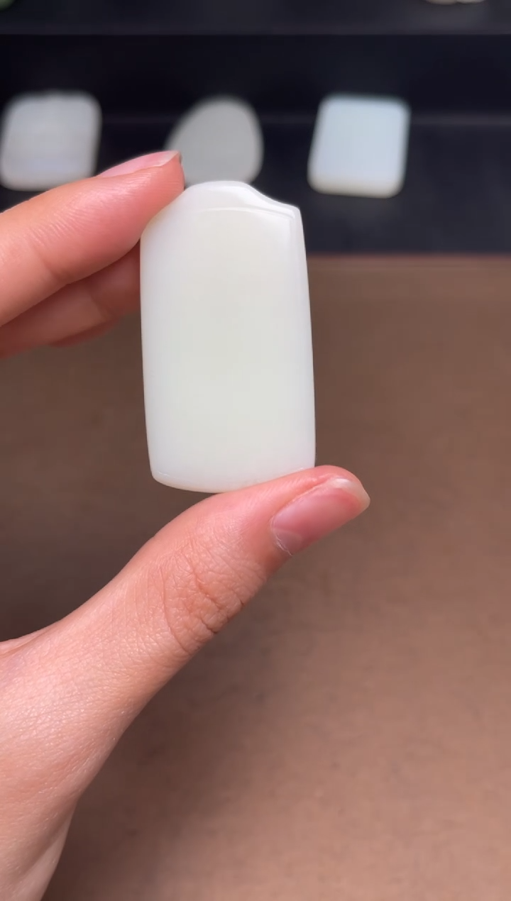 和田玉未镶嵌颈饰9