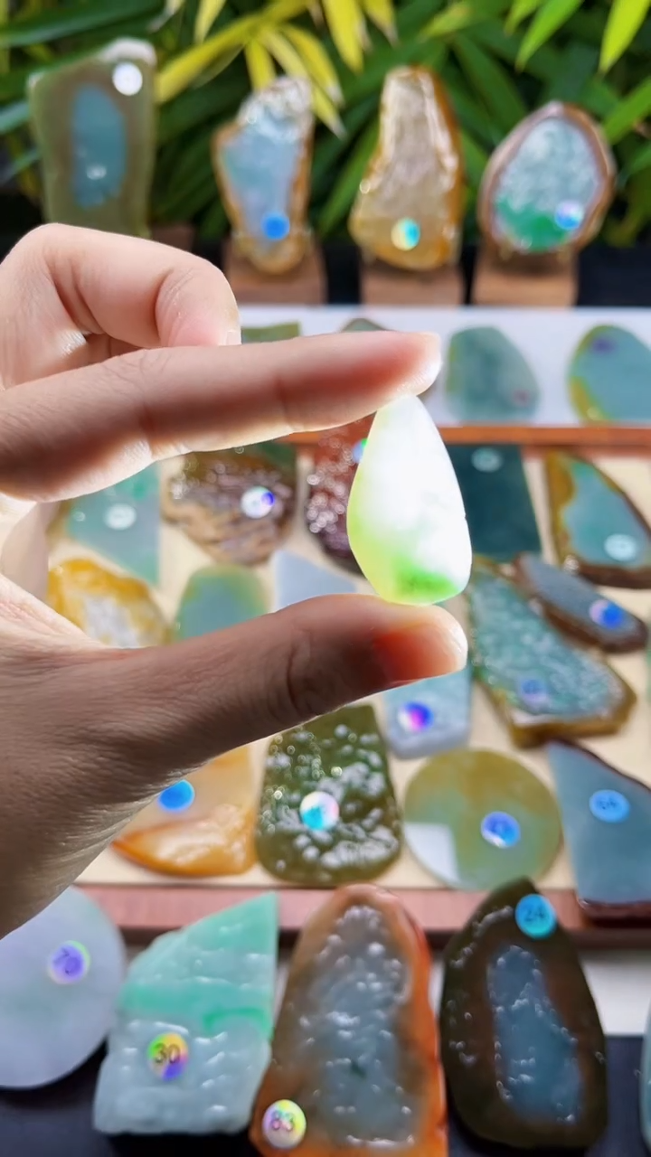 未镶嵌定制翡翠翡翠