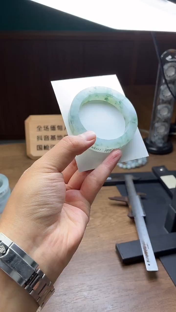 未镶嵌手镯定制翡翠女*定制
