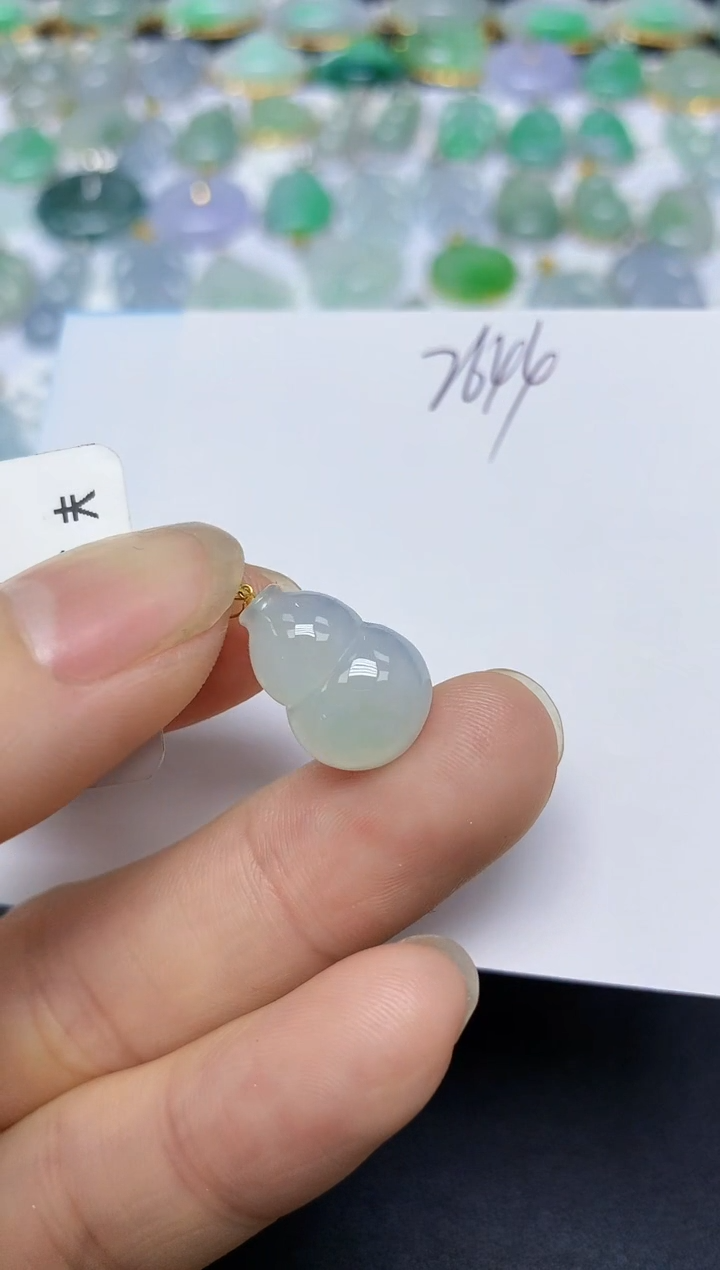 翡翠18K金镶嵌颈饰 天然翡翠A货