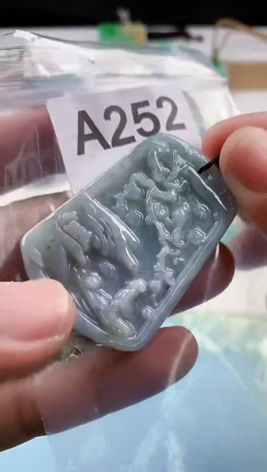 【闪购商品】翡翠挂件未镶嵌天然翡翠吊坠挂件