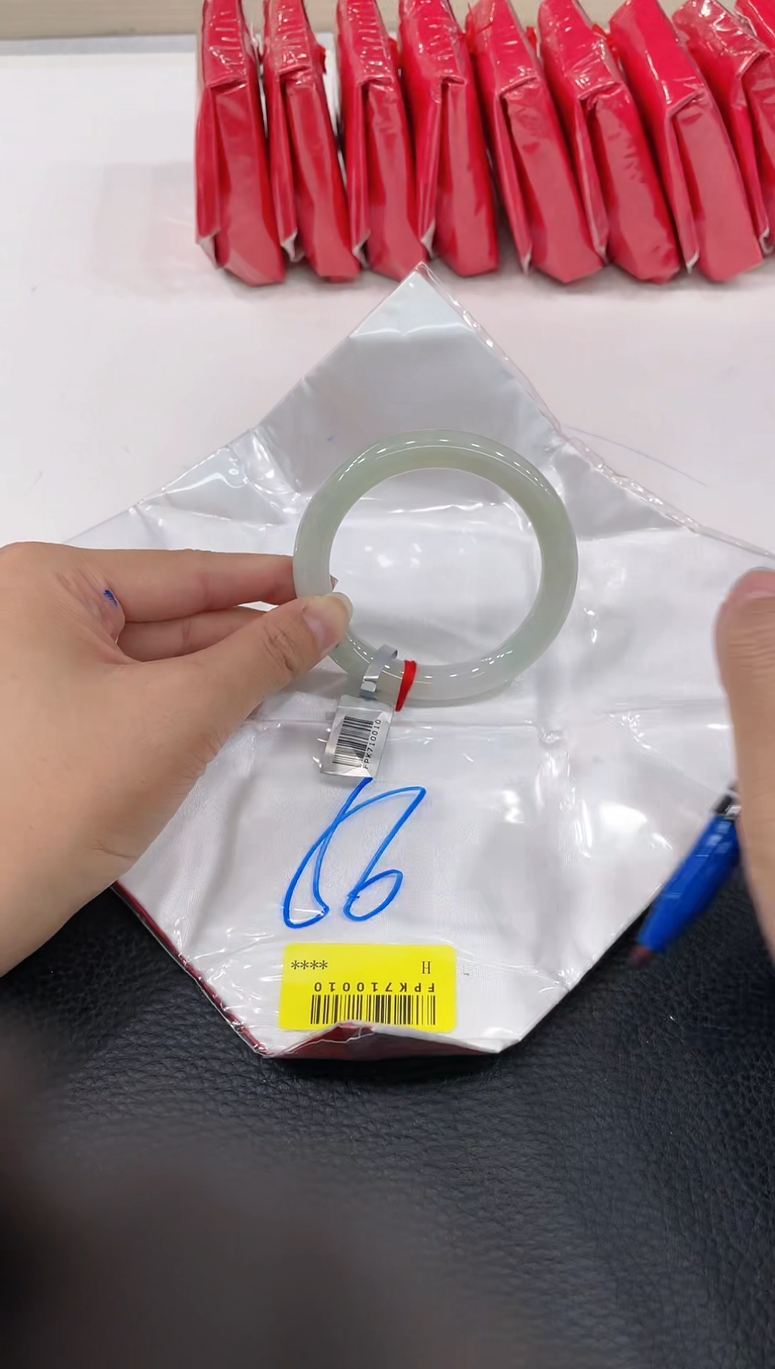 【闪购商品】翡翠手镯未镶嵌手镯