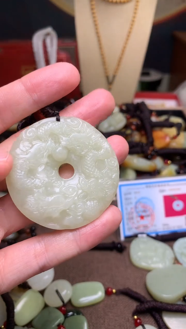 颈饰未镶嵌和田玉新疆料青海料清水和田玉吊坠