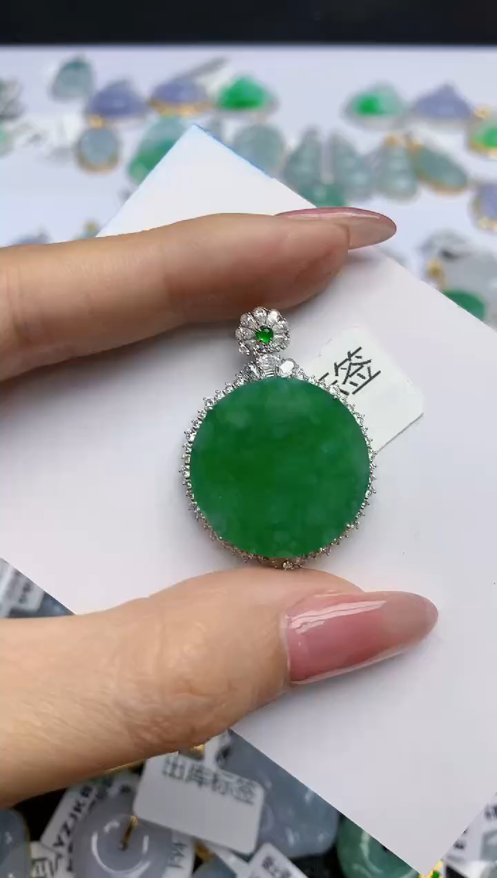 【闪购商品】翡翠挂件18K金镶嵌天然翡翠A货