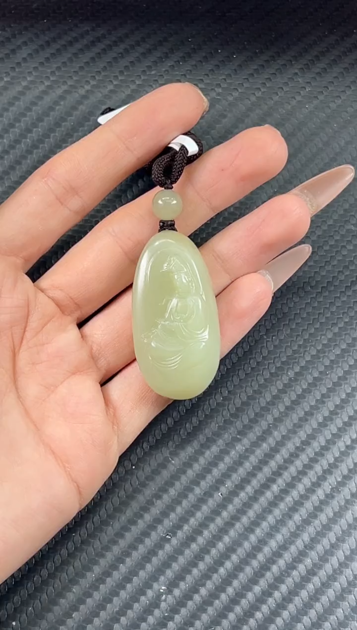 吊坠(赠链)未镶嵌和田玉且末迪克兰二细微色差吊坠Jm