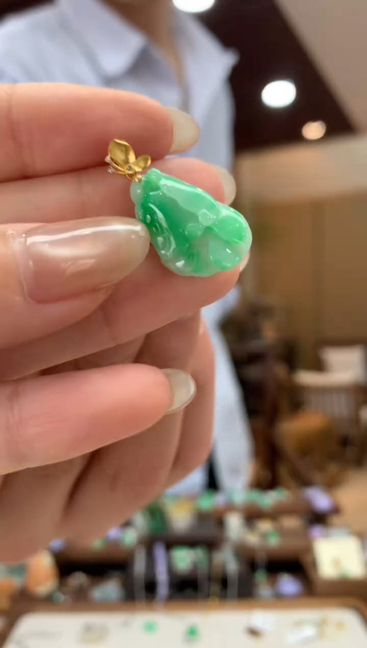 翡翠18K金镶嵌吊坠(不含链)白菜