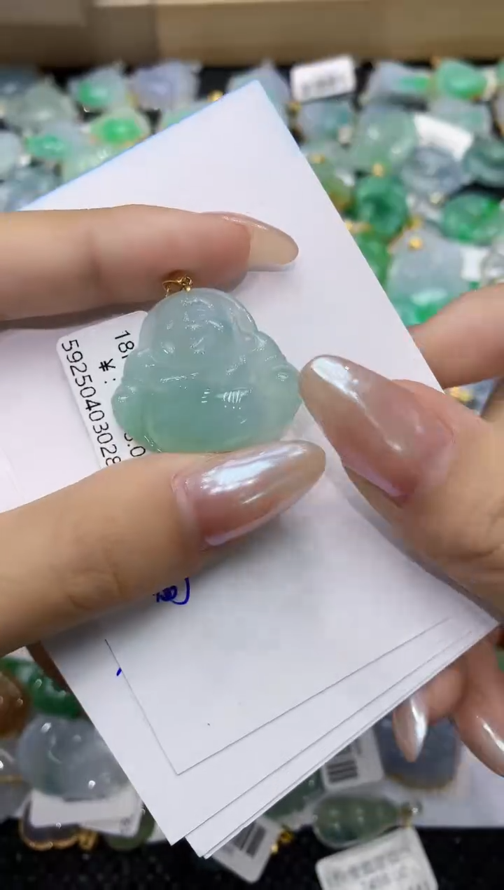 翡翠18K金镶嵌颈饰111111111111