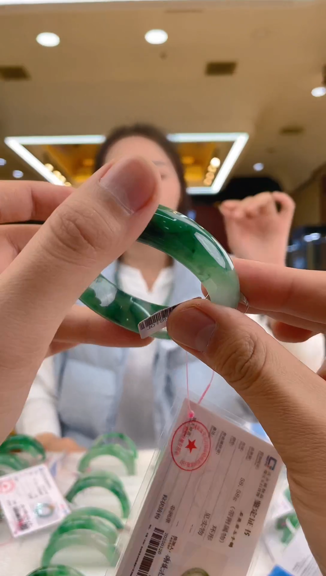 【闪购商品】石英质玉手镯未镶嵌飘花