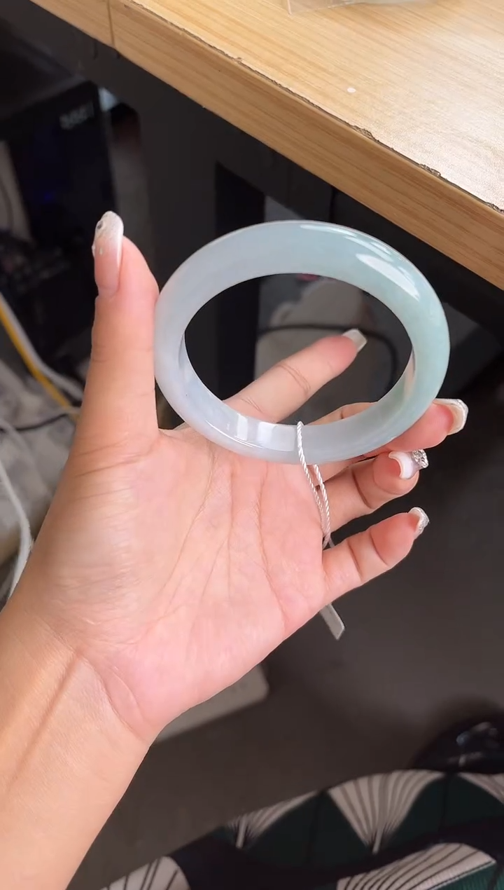 未镶嵌手镯翡翠手镯