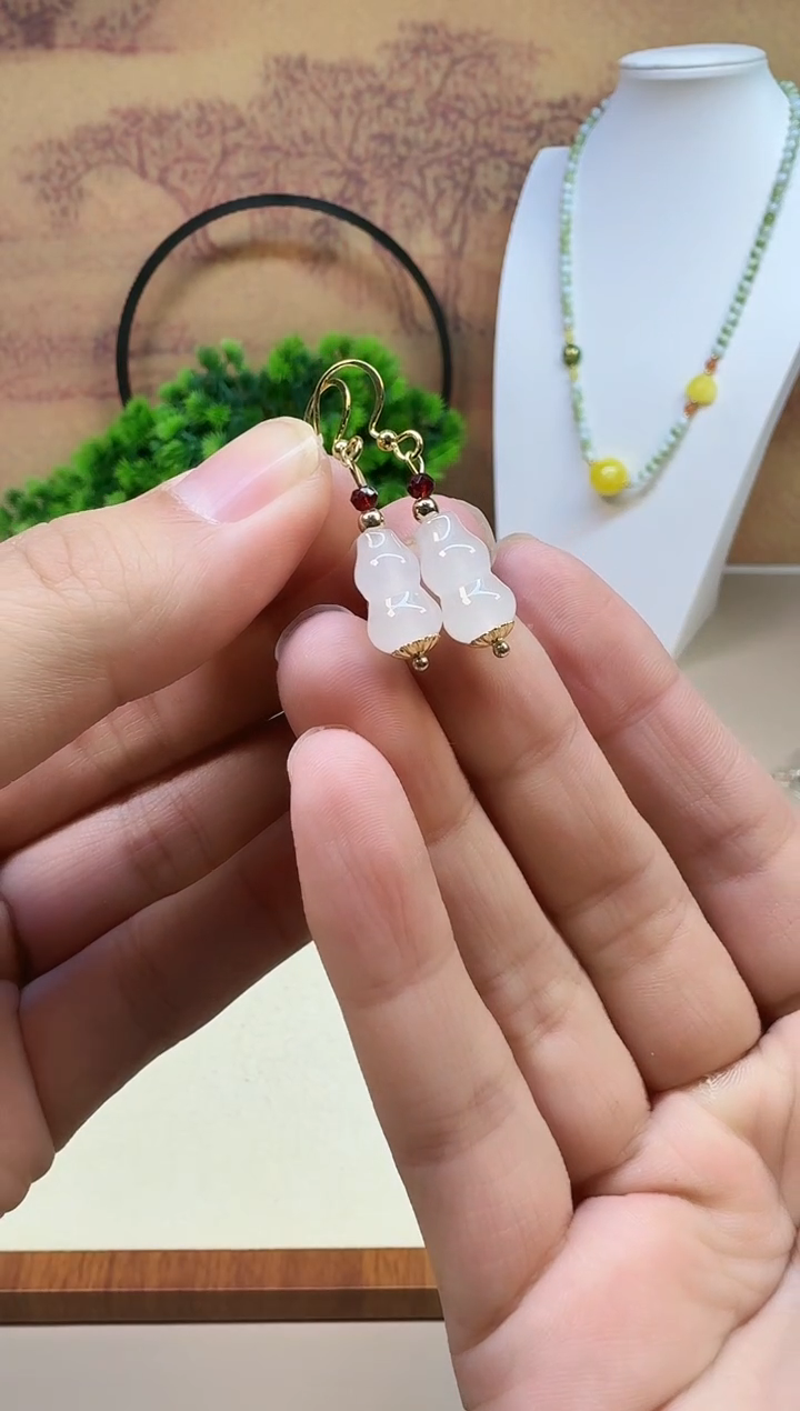 14K金镶嵌和田玉耳饰E131 