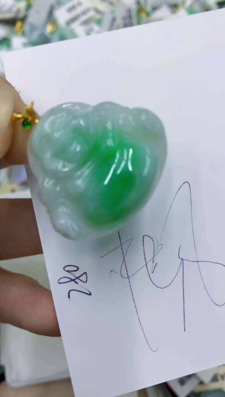 颈饰18K金镶嵌翡翠11111111111