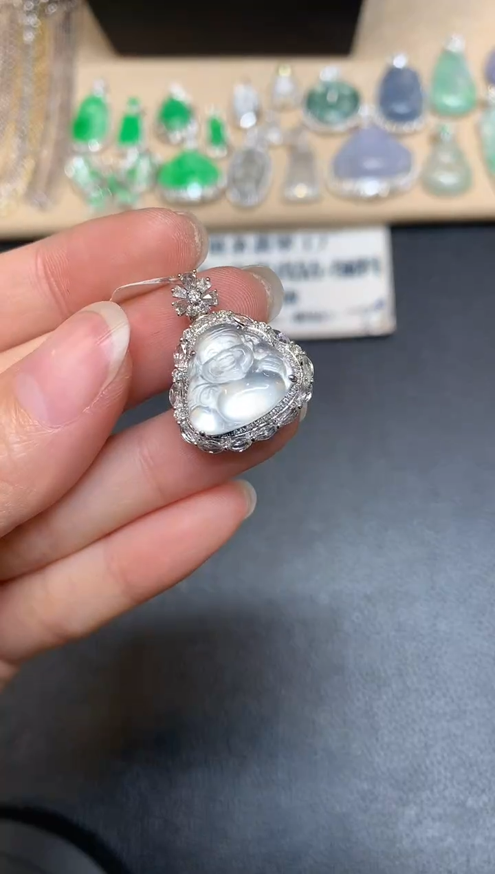 【闪购商品】翡翠颈饰18K金镶嵌财神【无服务费