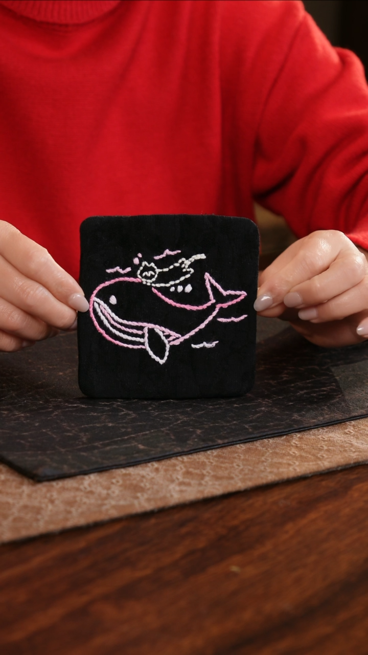 【闪购商品】织绣杯垫正方形小号A款粉鲸鱼