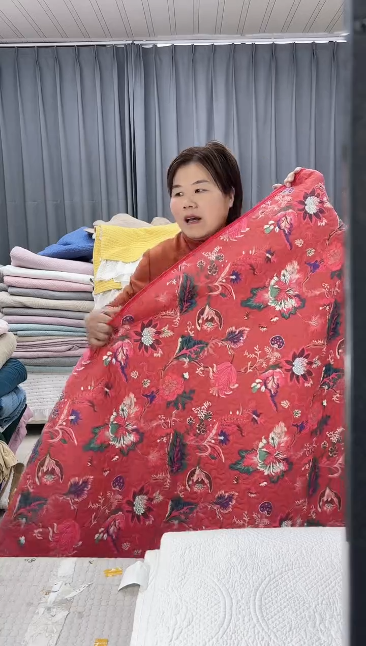 棉红色压花水洗棉2.3*2.5