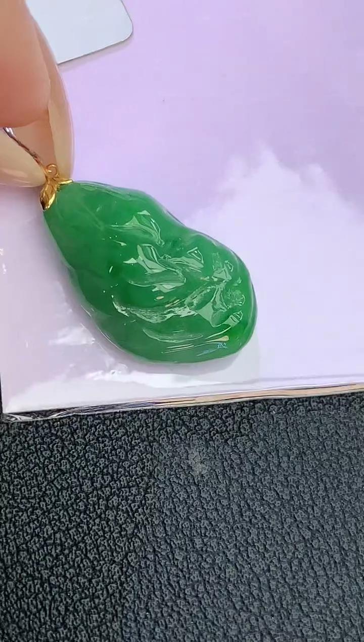 颈饰18K金镶嵌翡翠赠礼盒 麦麦