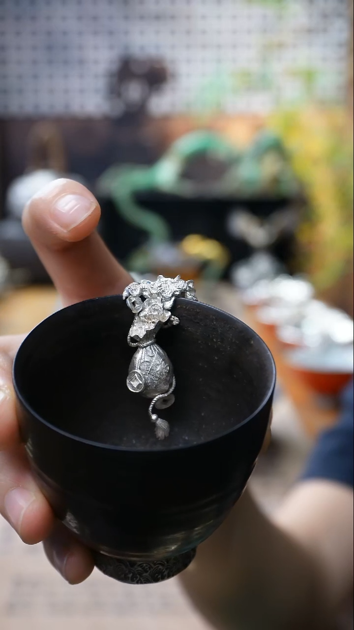 欲山行 钱袋子杯挂