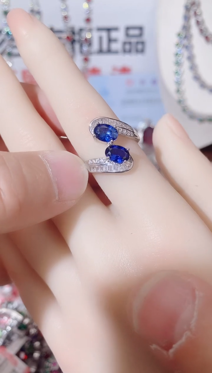 戒指蓝宝石未镶嵌  