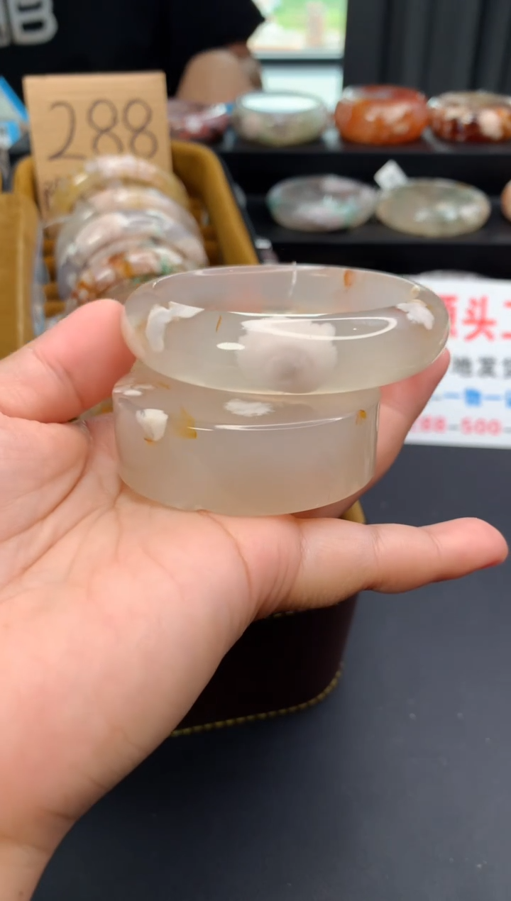 石英质玉手镯未镶嵌赠送镯心（圈口58