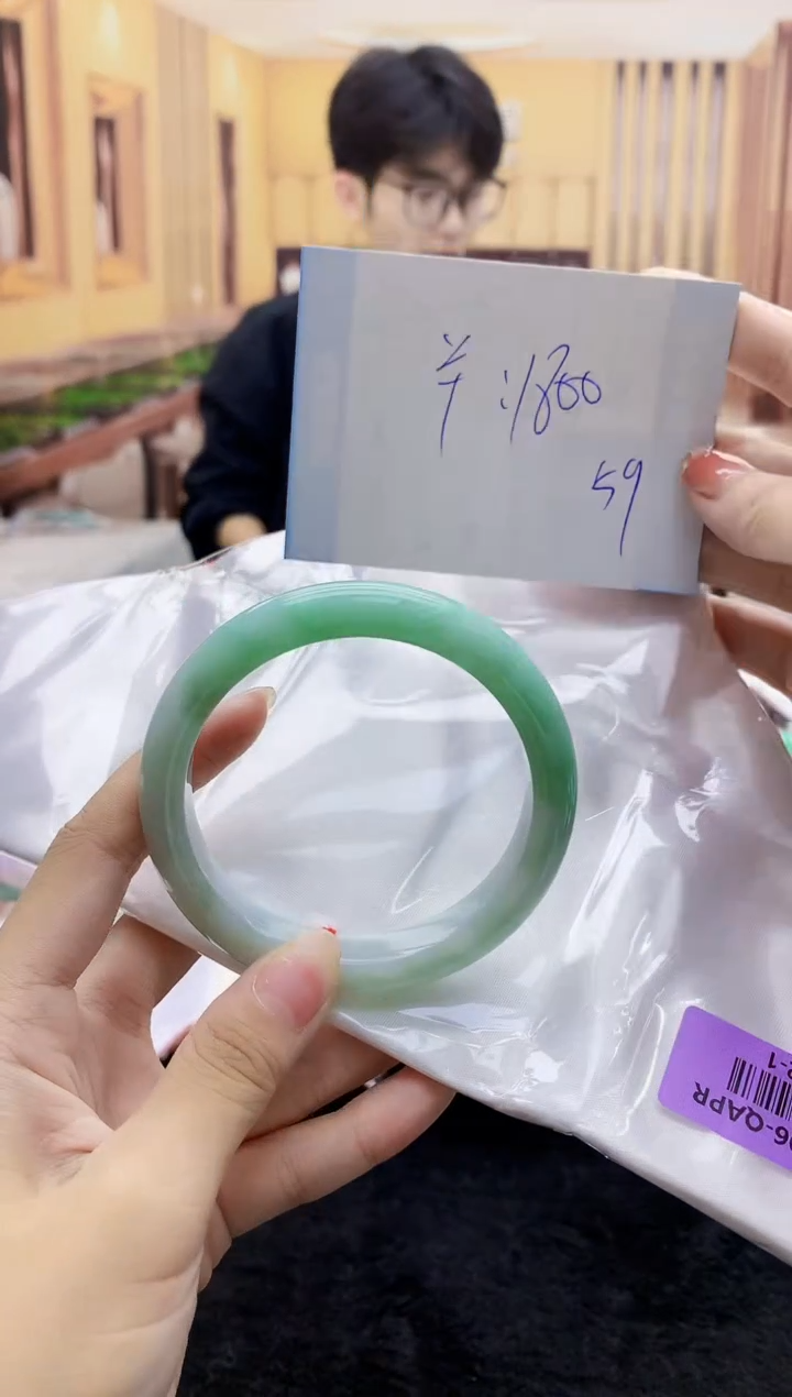 【闪购商品】翡翠手镯未镶嵌    H62-1