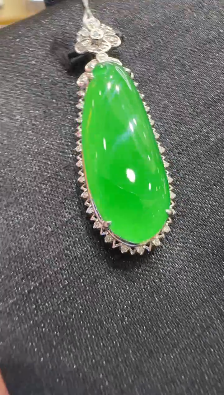 吊坠(不含链)18K金镶嵌翡翠多样性团购发一件