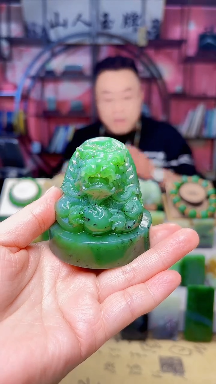 未镶嵌和田玉摆件196