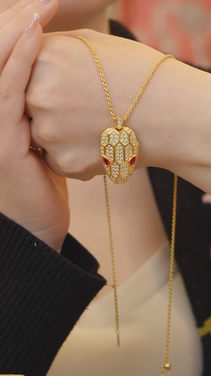 【闪购商品】玛瑙/玉髓项链18K金镶嵌蛇头