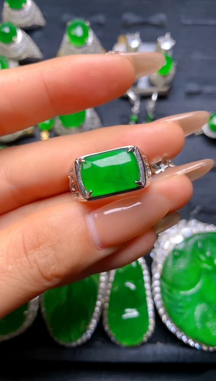 【闪购商品】翡翠戒指银S925镶嵌马鞍戒