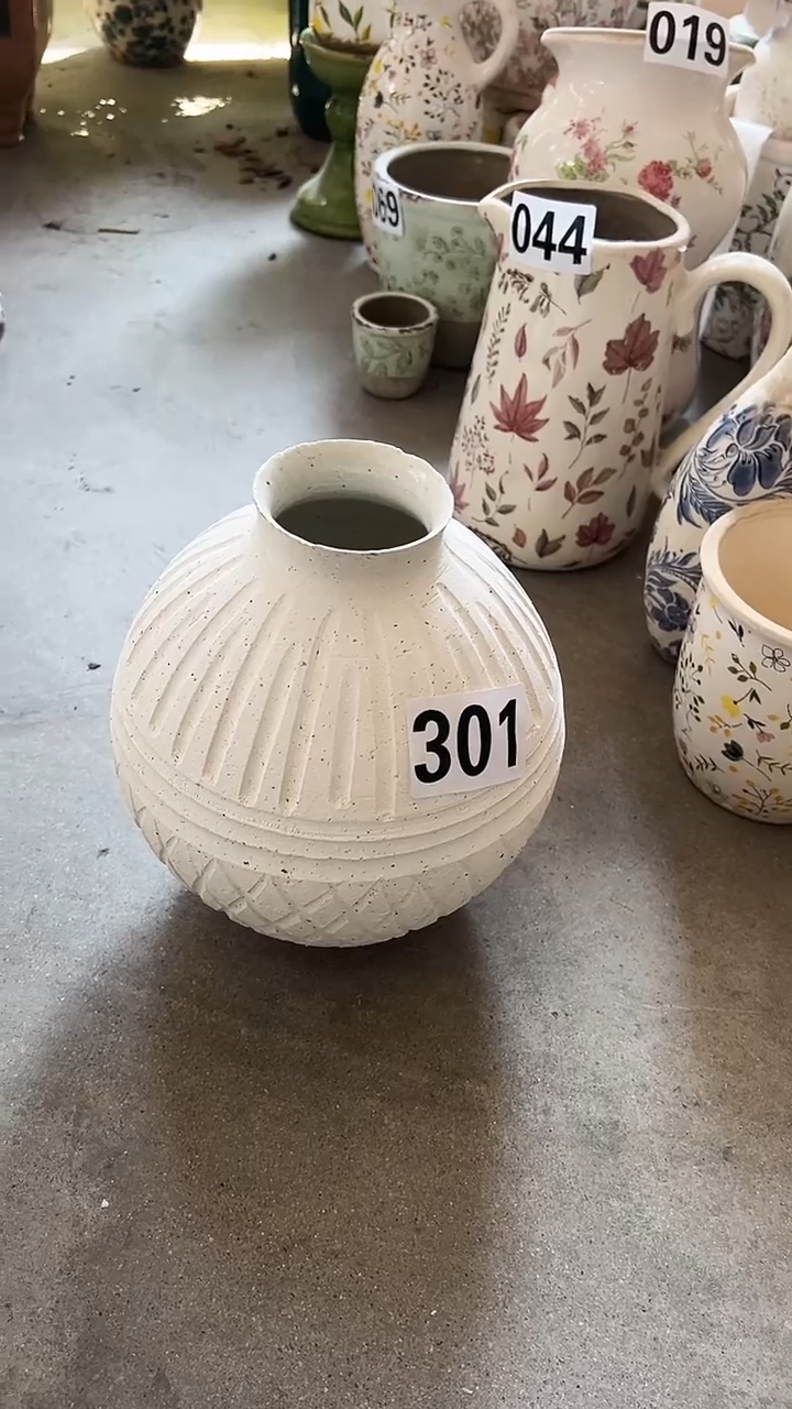 【闪购商品】陶瓷微瑕花盆高24cm内口7cm
