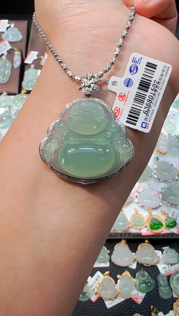 吊坠(不含链)18K金镶嵌翡翠佛公吊坠1502