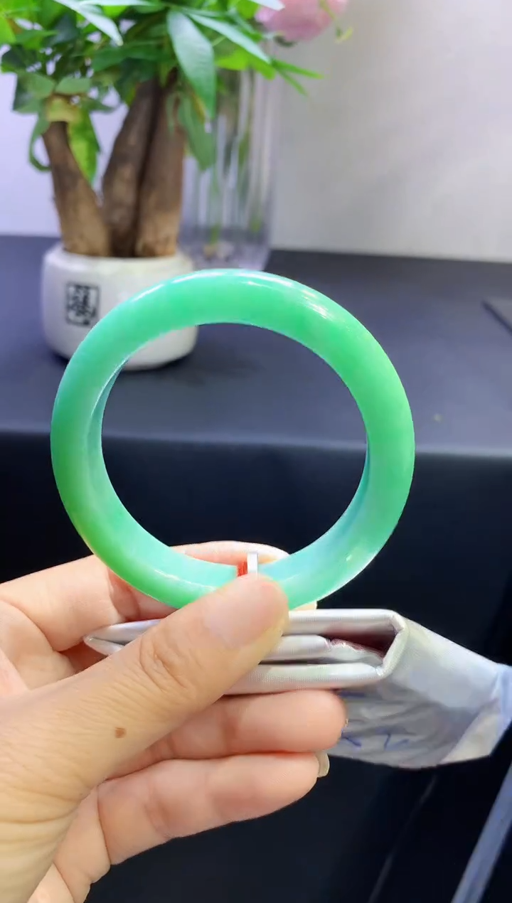 未镶嵌手镯翡翠强推！翡翠手镯圈口57-t122