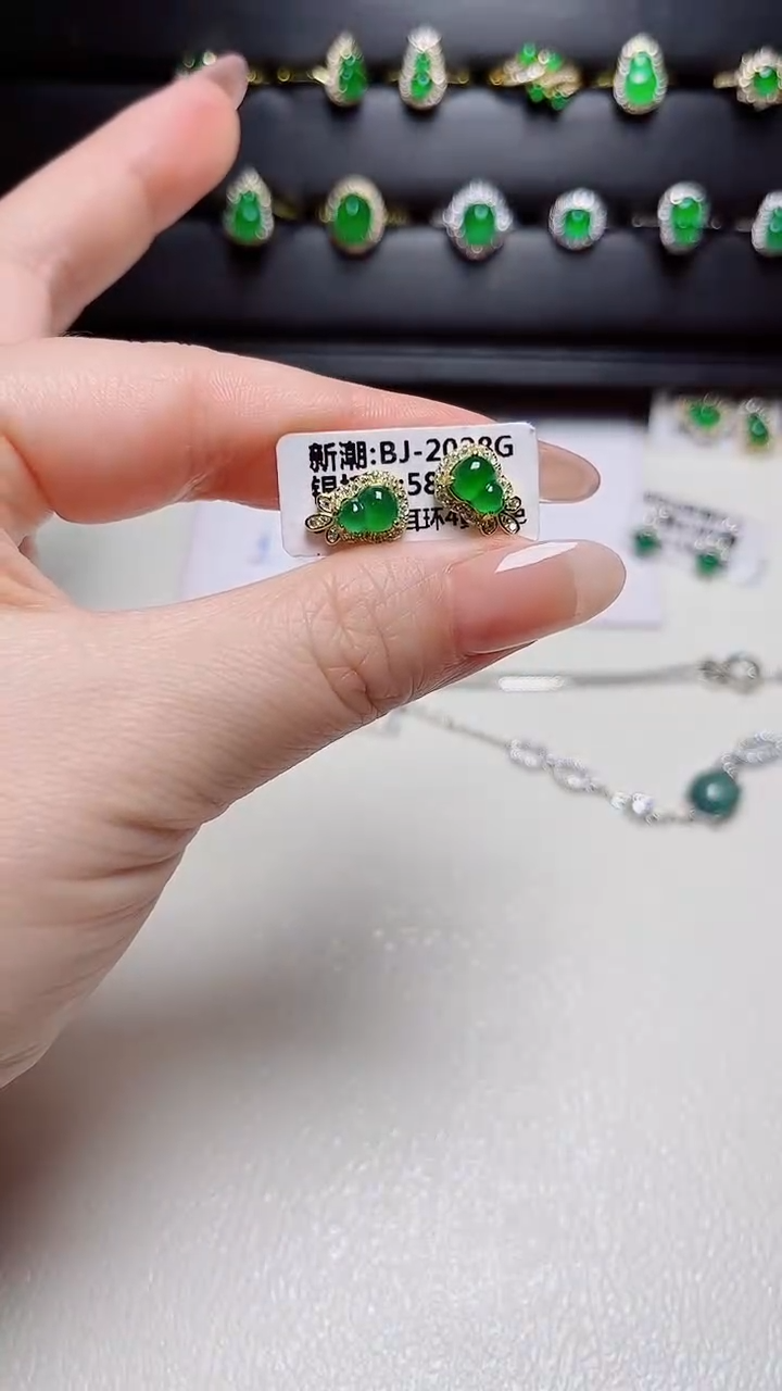 翡翠戒指银S925镶嵌天然翡翠s925银